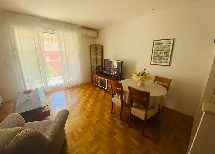 Paulina Apartment Split